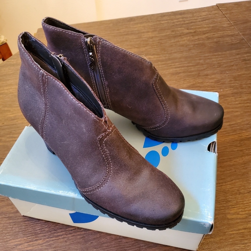 Softwalk Women's Dakota Ankle Boot